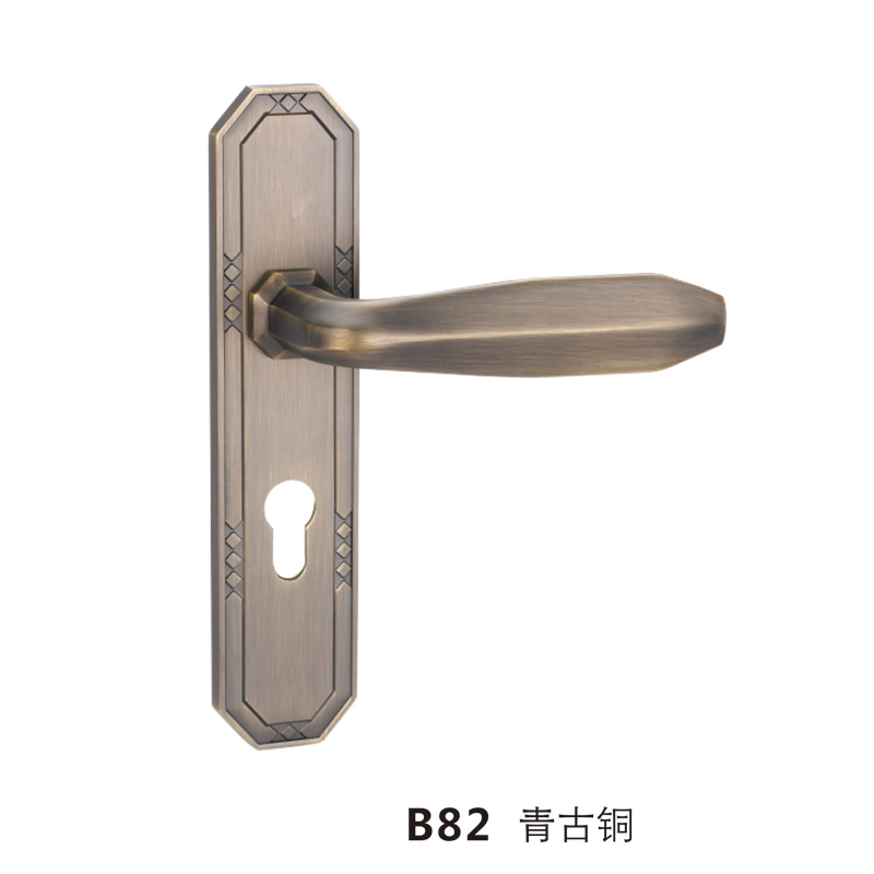B82 青古铜